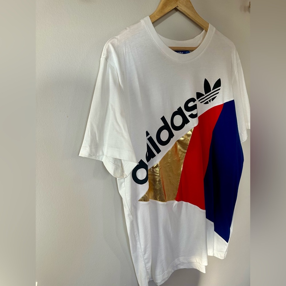 Men’s Adidas’s NEW t shirt